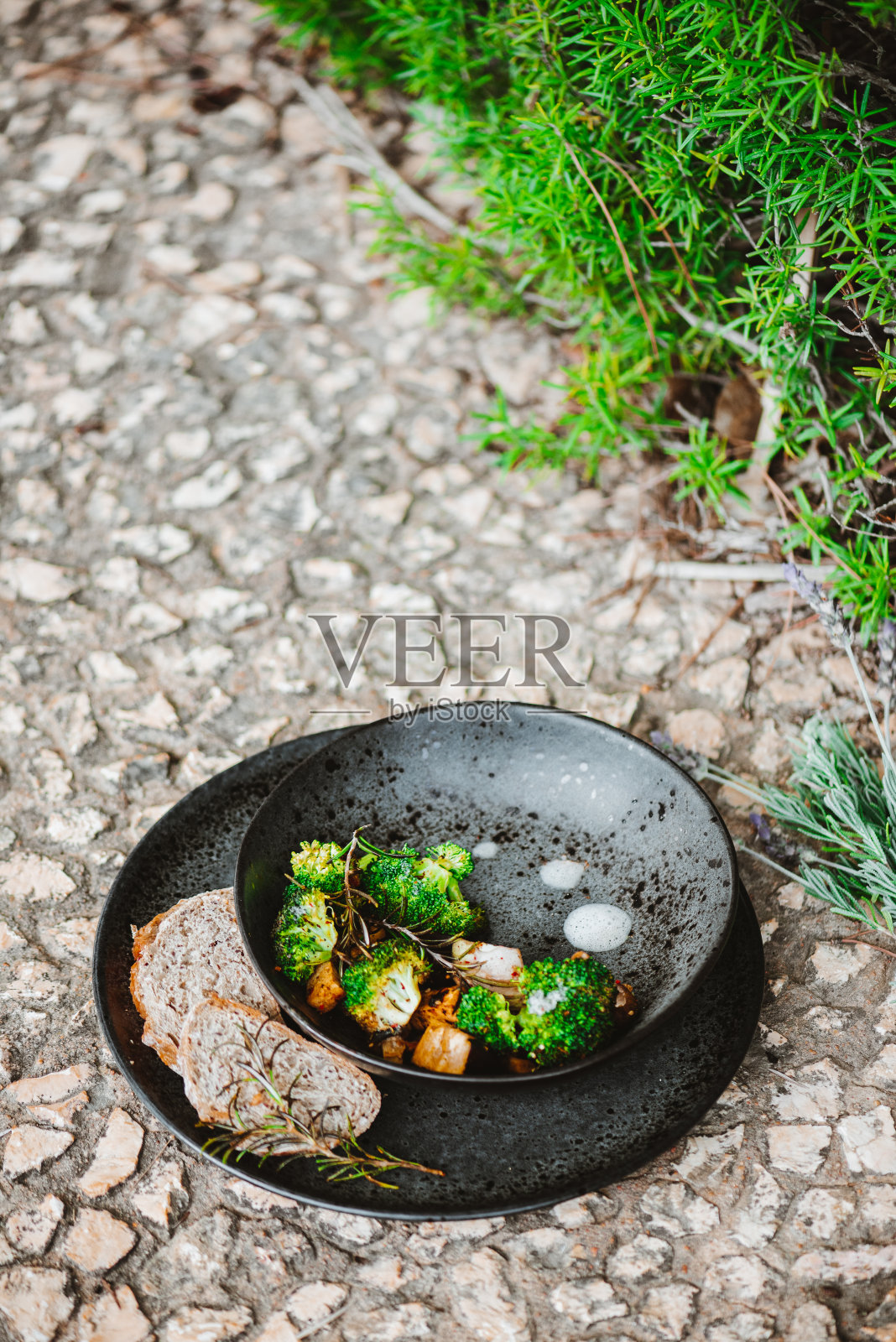 户外厨房意大利风格-烤蔬菜照片摄影图片