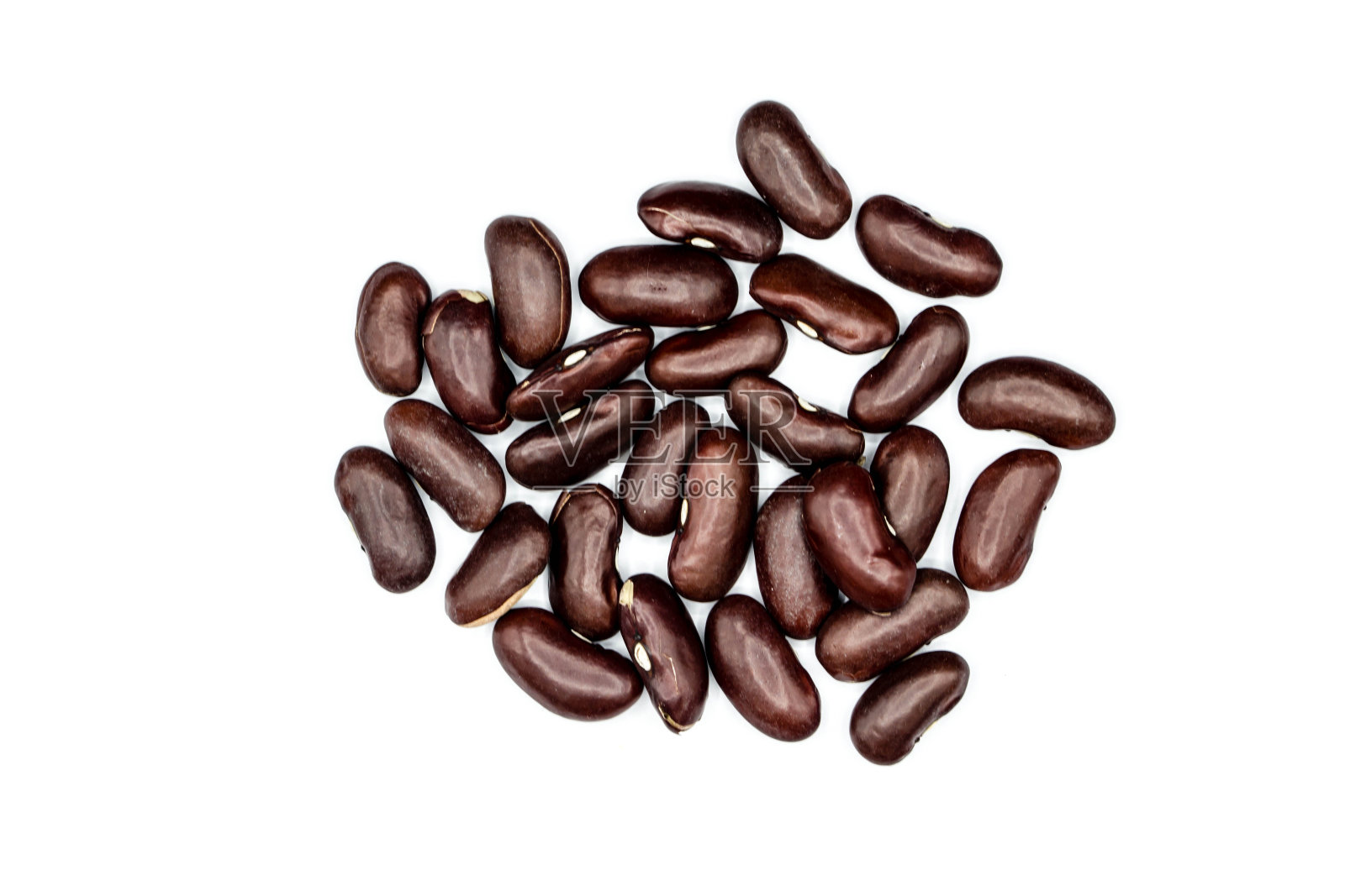 白色背景下分离出的红芸豆照片摄影图片