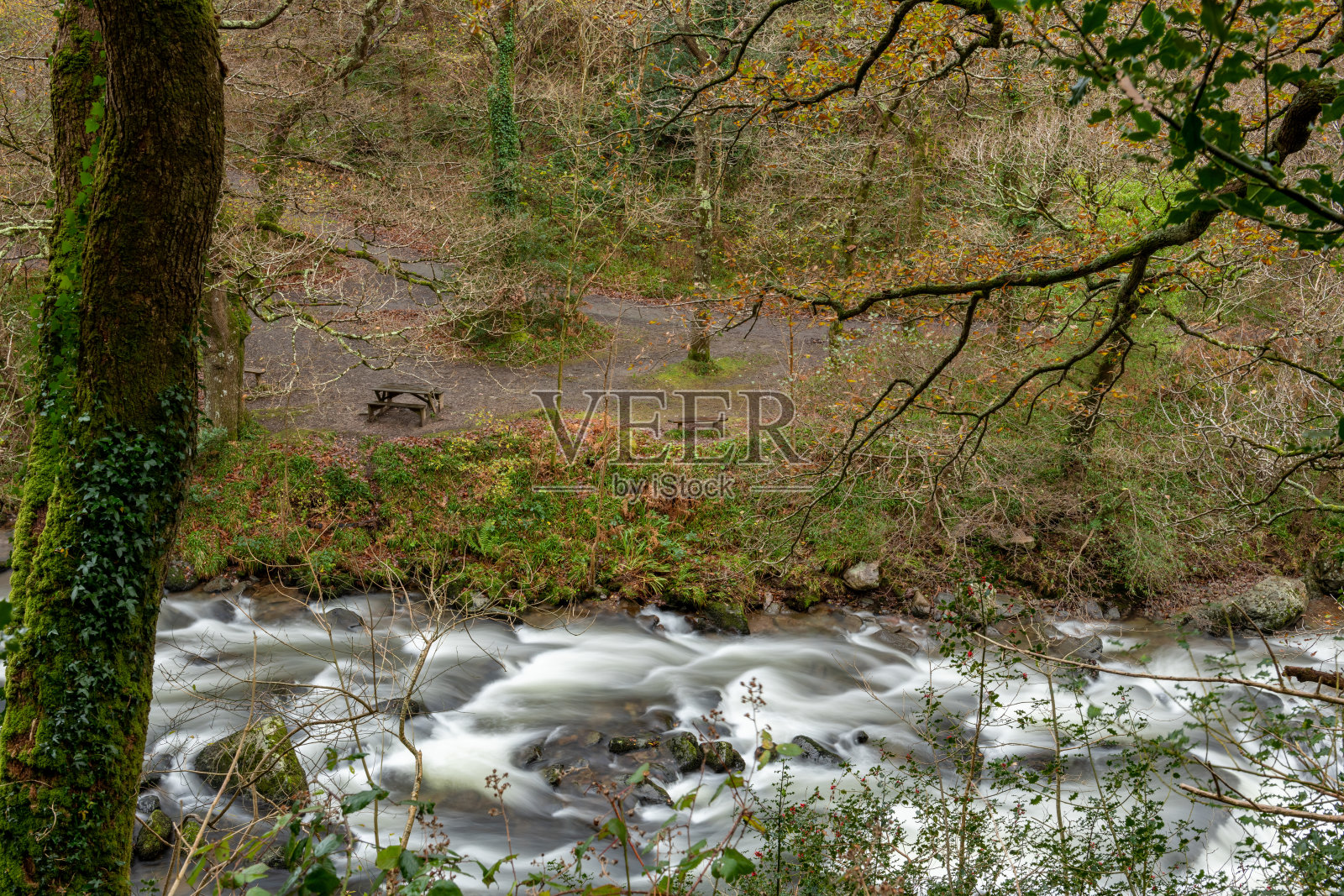 埃克斯穆尔国家公园的水相遇照片摄影图片