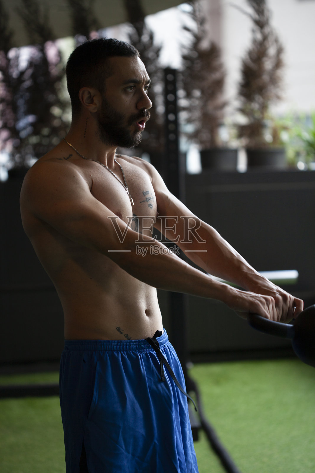 举重健美跑步运动男子照片摄影图片