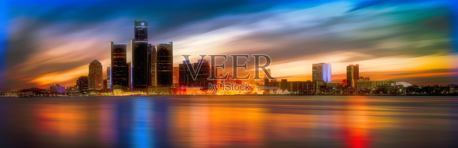 底特律，密歇根-黄昏时充满活力的城市天际线照片摄影图片