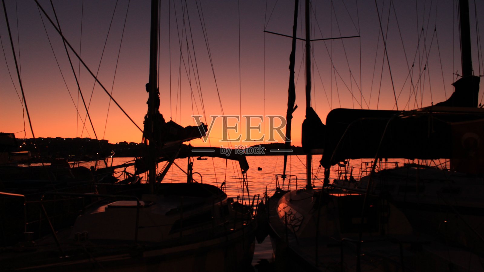 游艇港恰城对妇女实施照片摄影图片