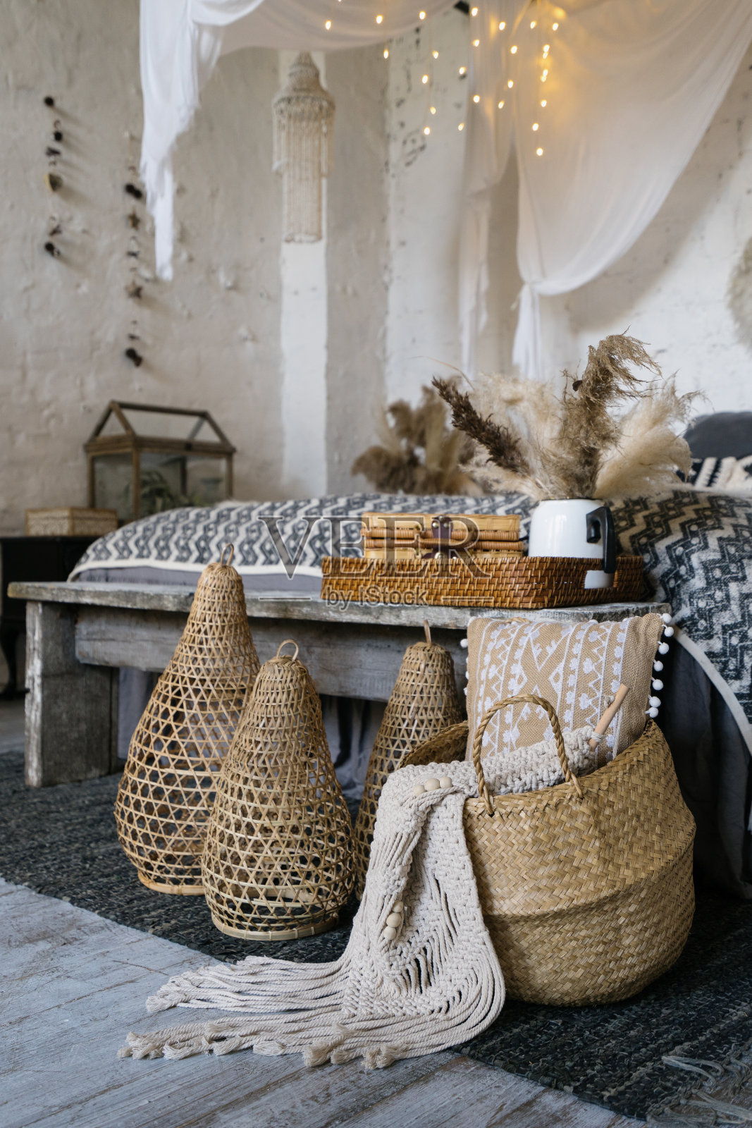 舒适的卧室在房子和舒适的内部照片摄影图片