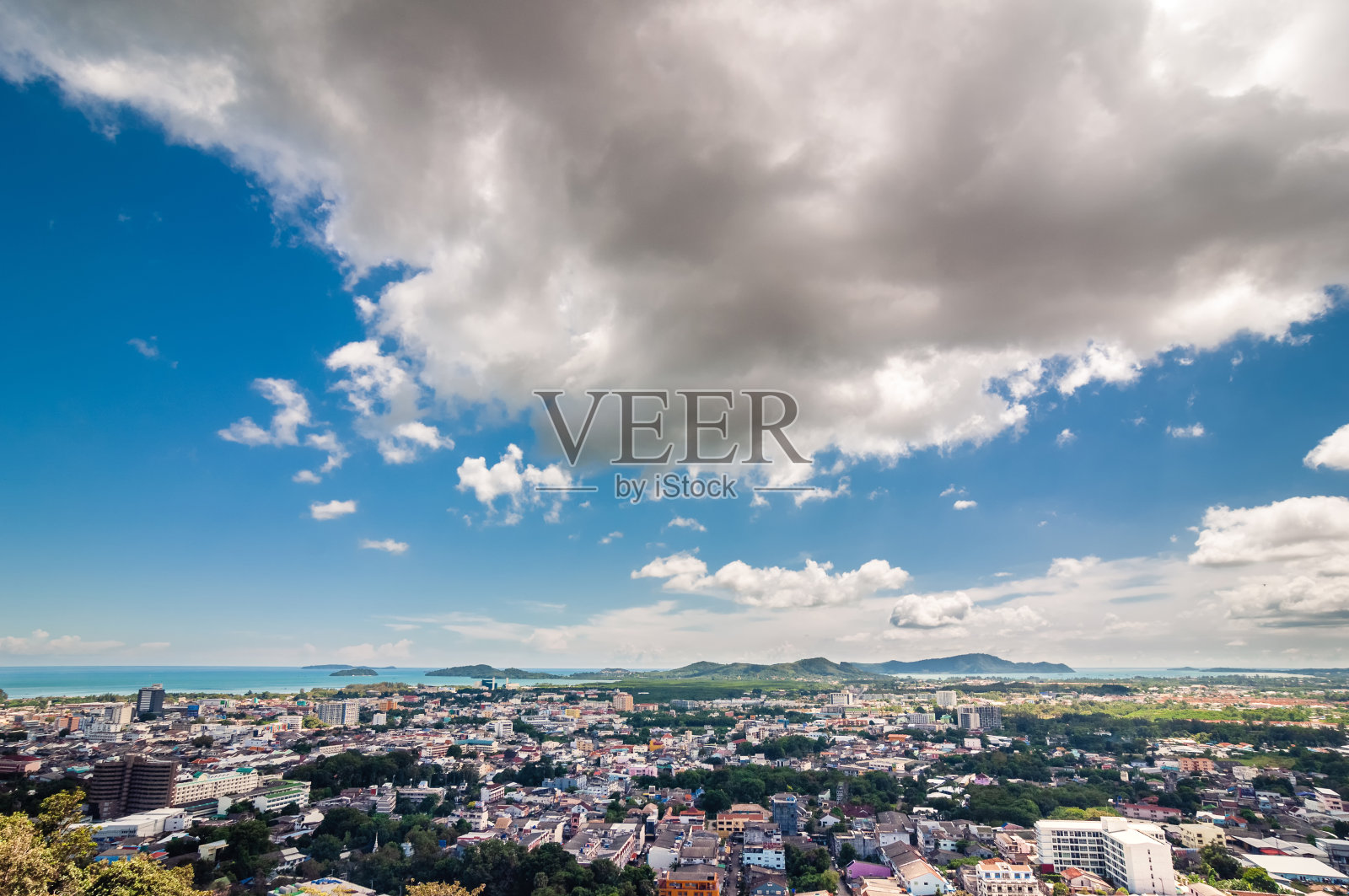 泰国普吉岛南海岸的景色。照片摄影图片