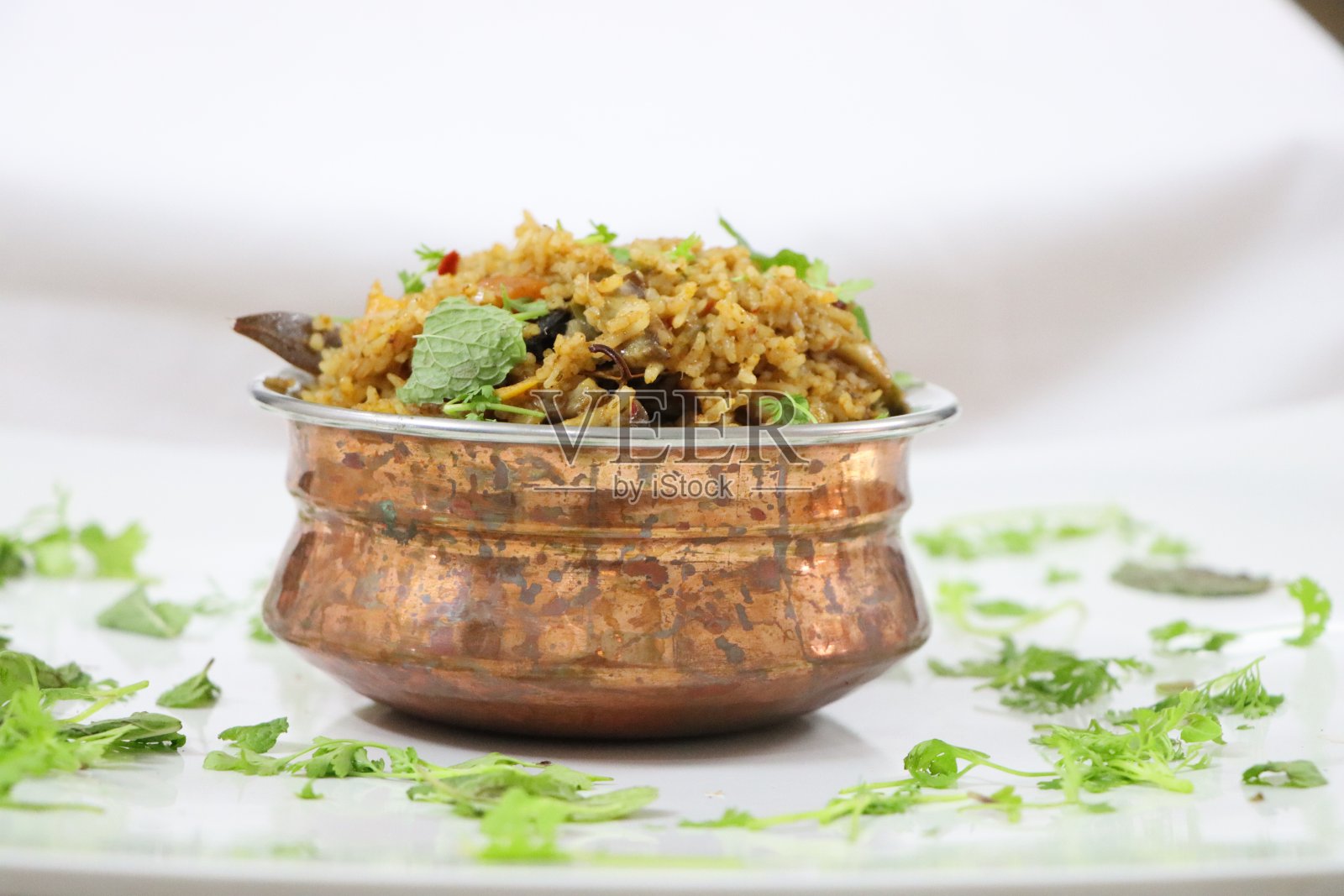 蘑菇印度比尔亚尼菜照片摄影图片