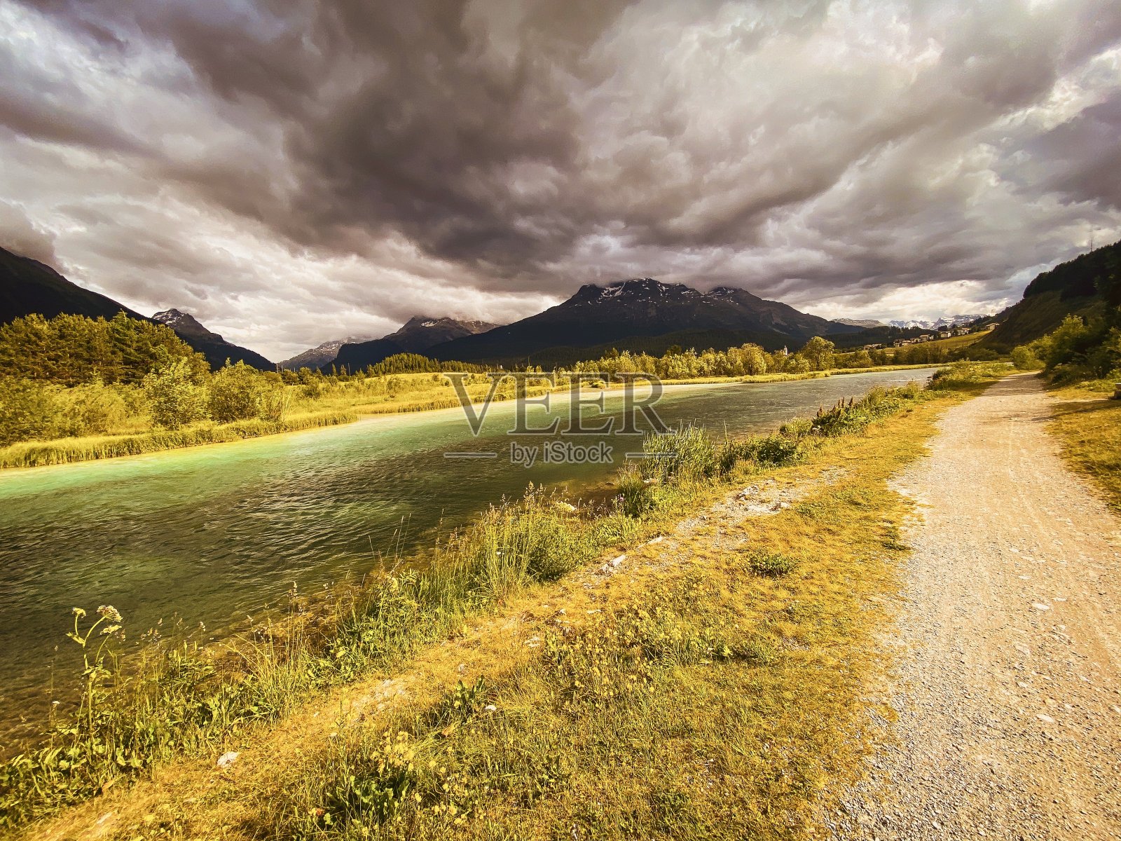 夏天在samedan照片摄影图片