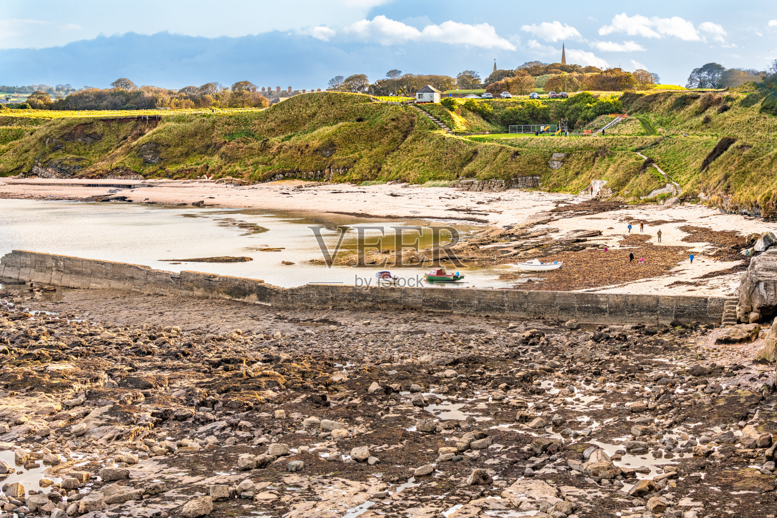 诺森伯兰郡特威德河畔的渔人港湾照片摄影图片
