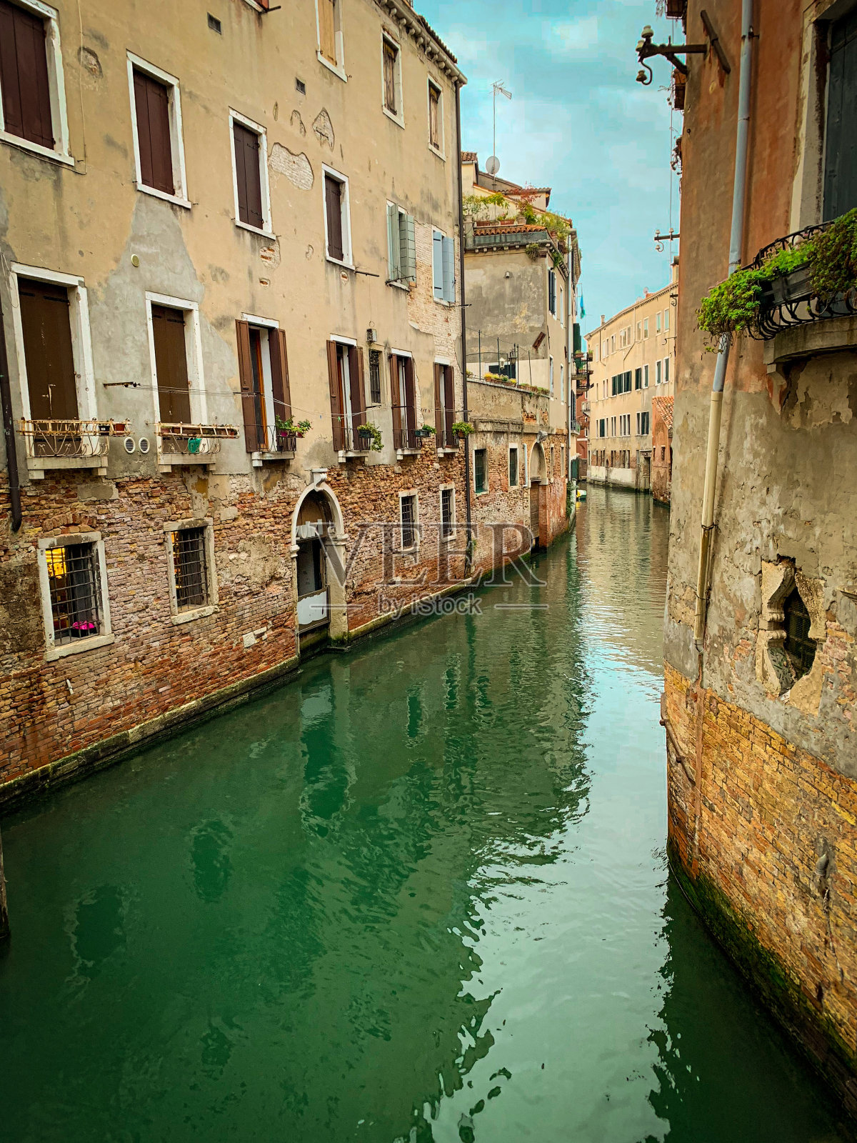 俯瞰运河照片摄影图片