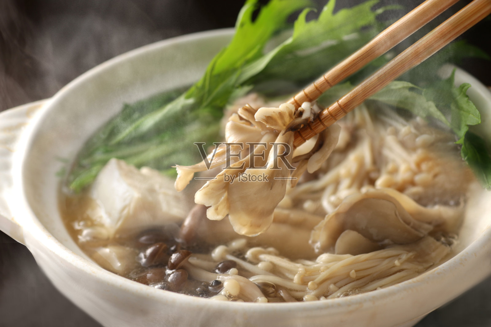 蘑菇锅照片摄影图片