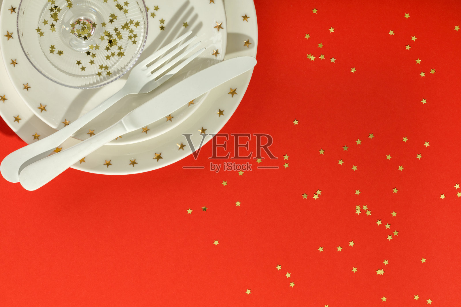 节日餐桌设置圣诞新年传统装饰照片摄影图片