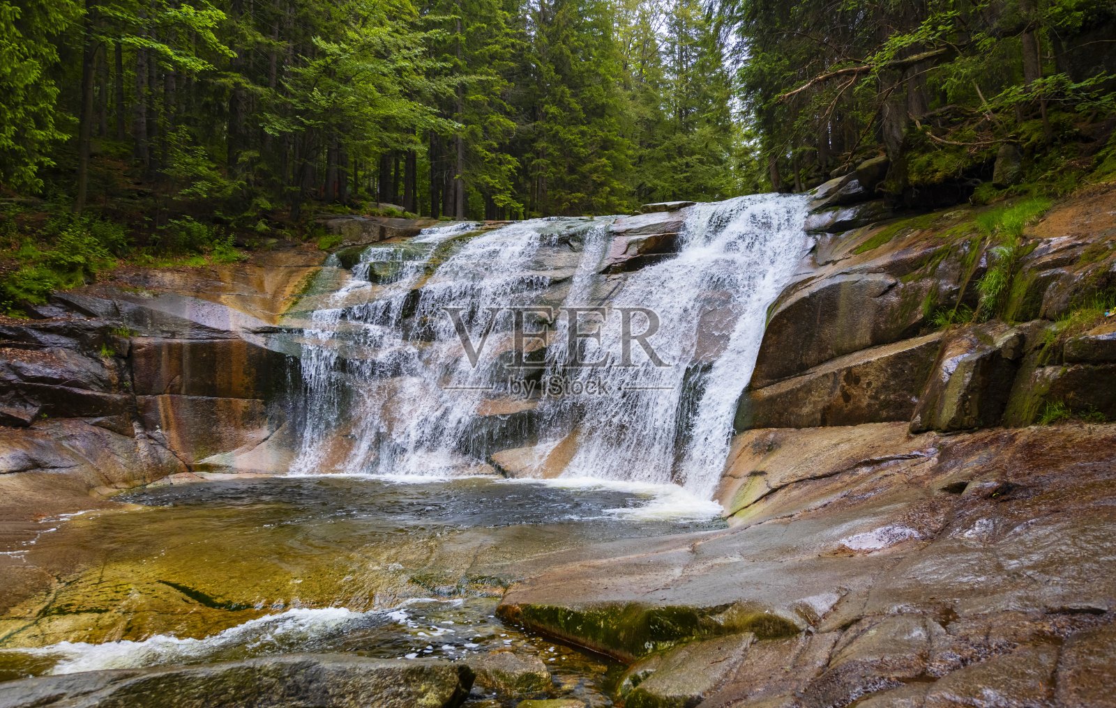 北波西米亚的Mumlava瀑布照片摄影图片