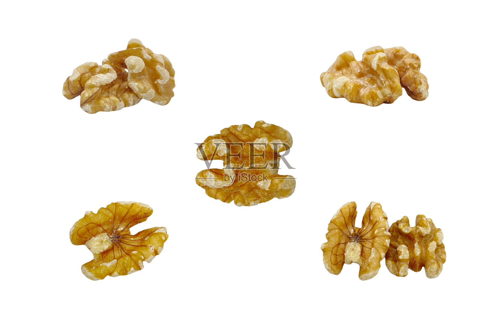 白色背景上孤立的核桃照片摄影图片