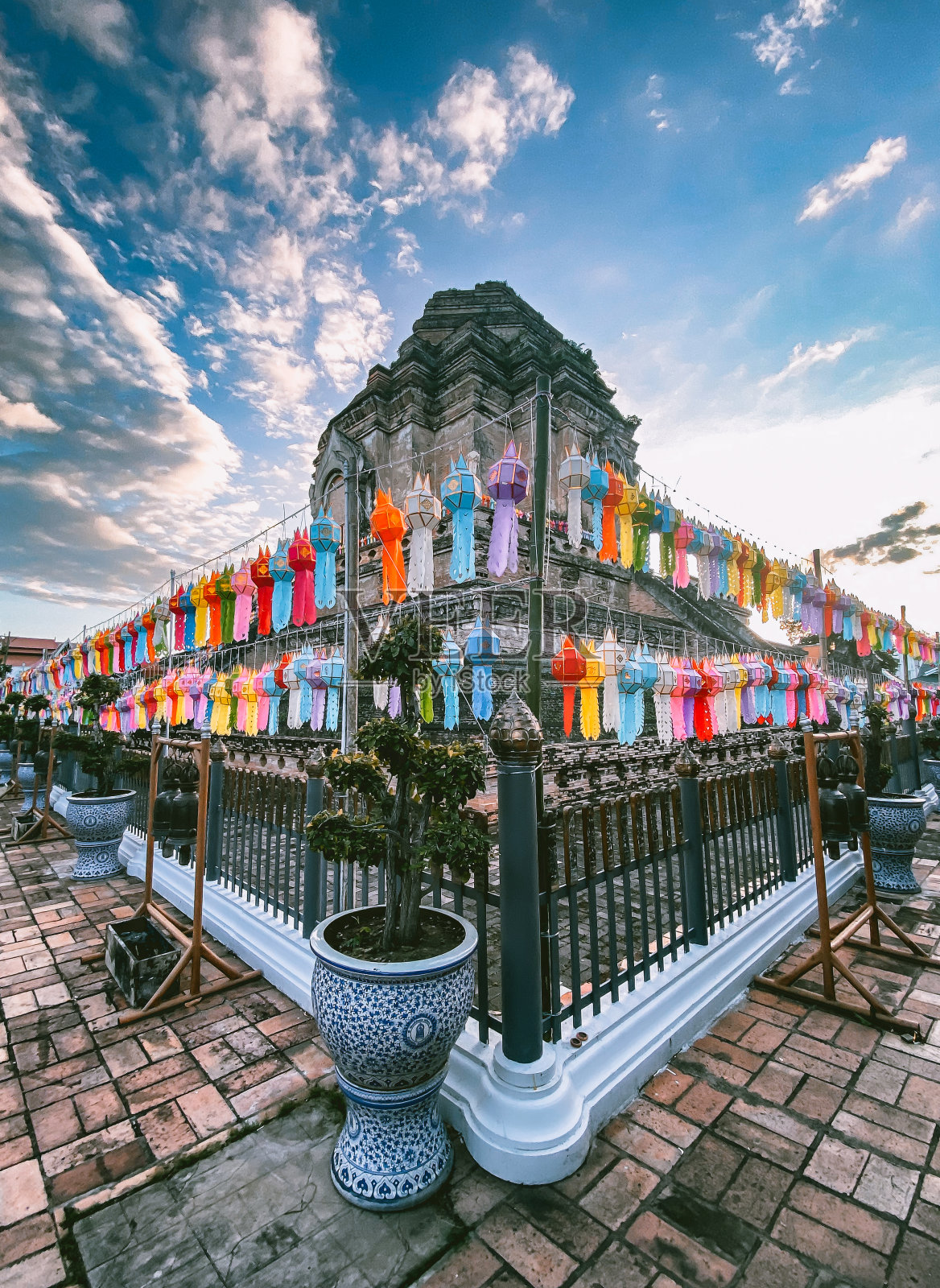 泰国清迈的佛寺照片摄影图片