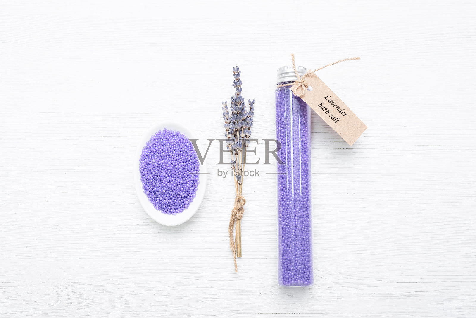 薰衣草浴盐。照片摄影图片