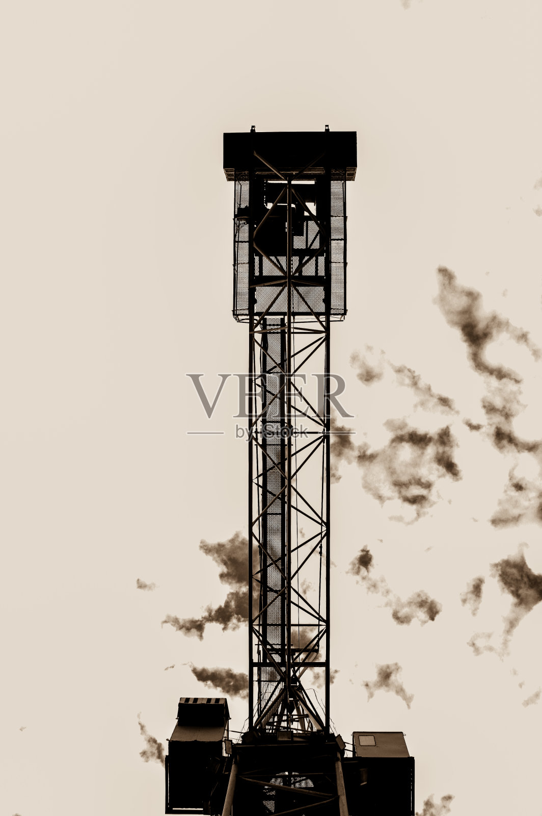 大型港口起重机，港口起重机。照片摄影图片