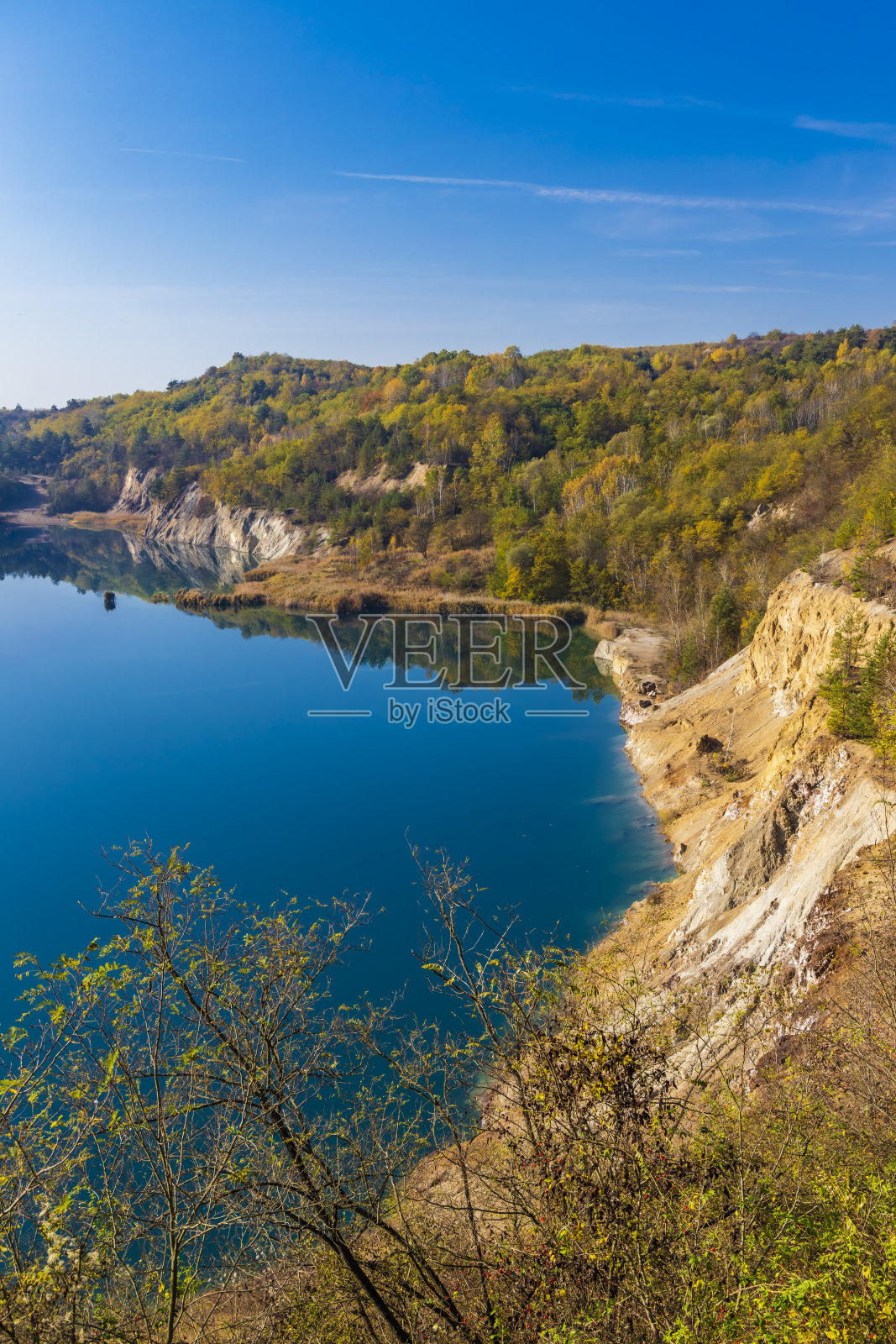 匈牙利北部村庄鲁达班亚附近的金矿，有一处匈牙利鲁达猿遗址照片摄影图片