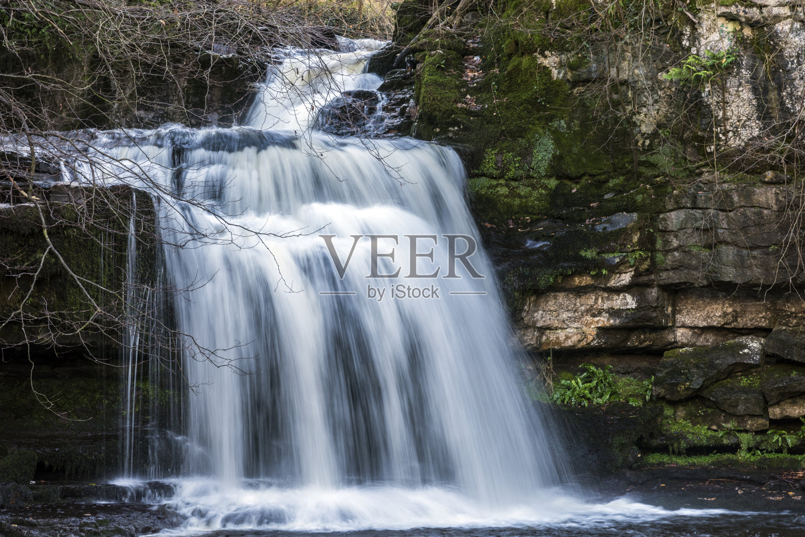 大锅瀑布:英国西伯顿照片摄影图片