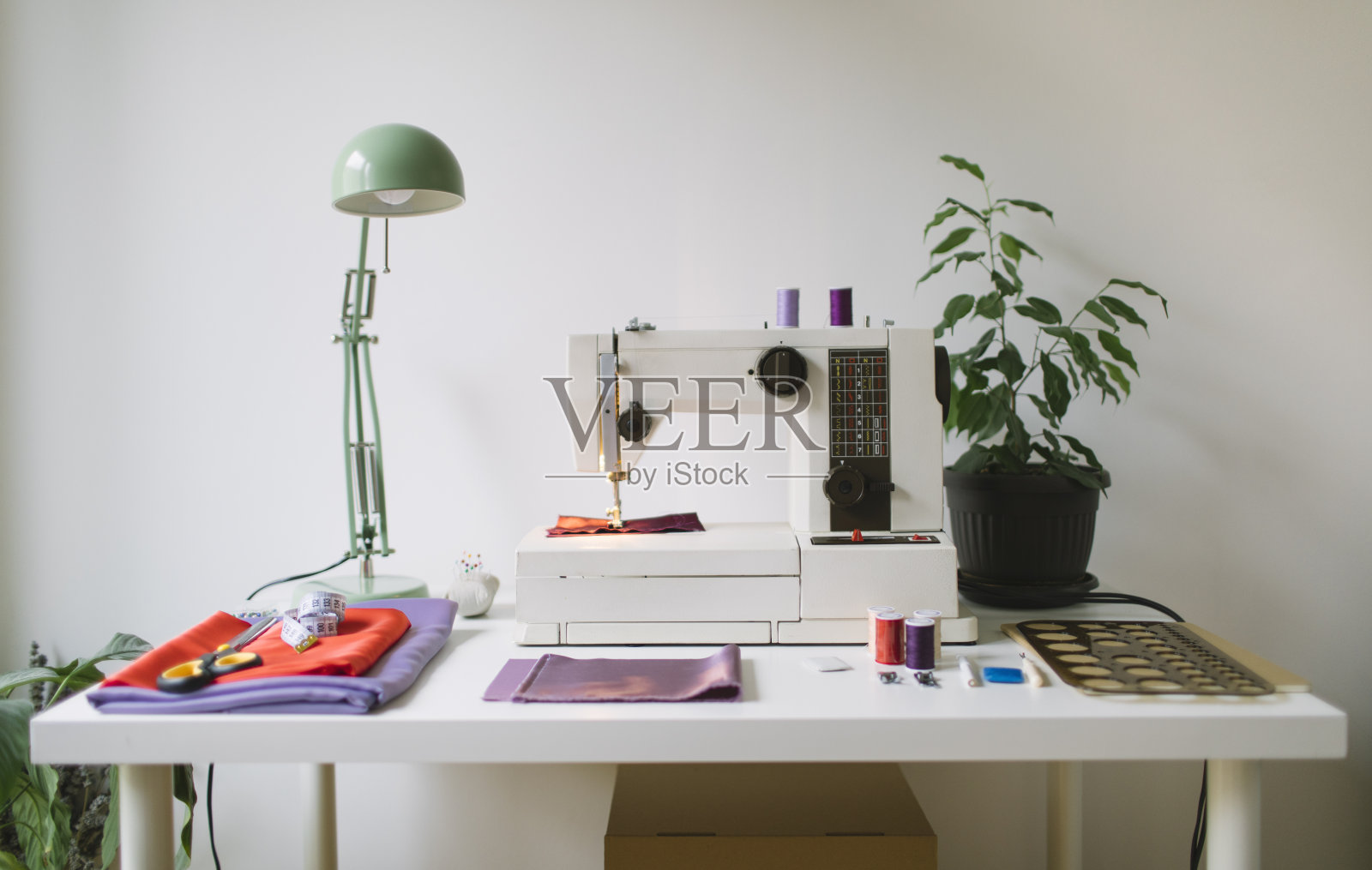 缝纫在家里照片摄影图片