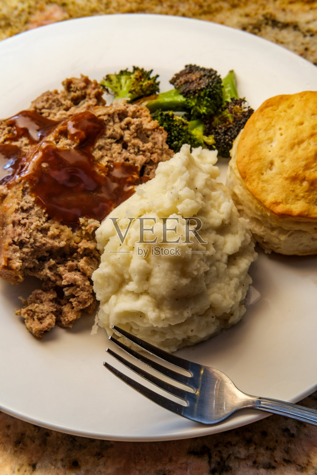 烘肉卷土豆泥照片摄影图片