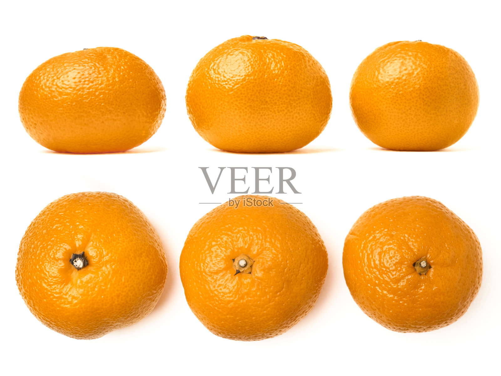 三个多汁的橘子排成一排。孤立在白色背景上。节日的心情。照片摄影图片