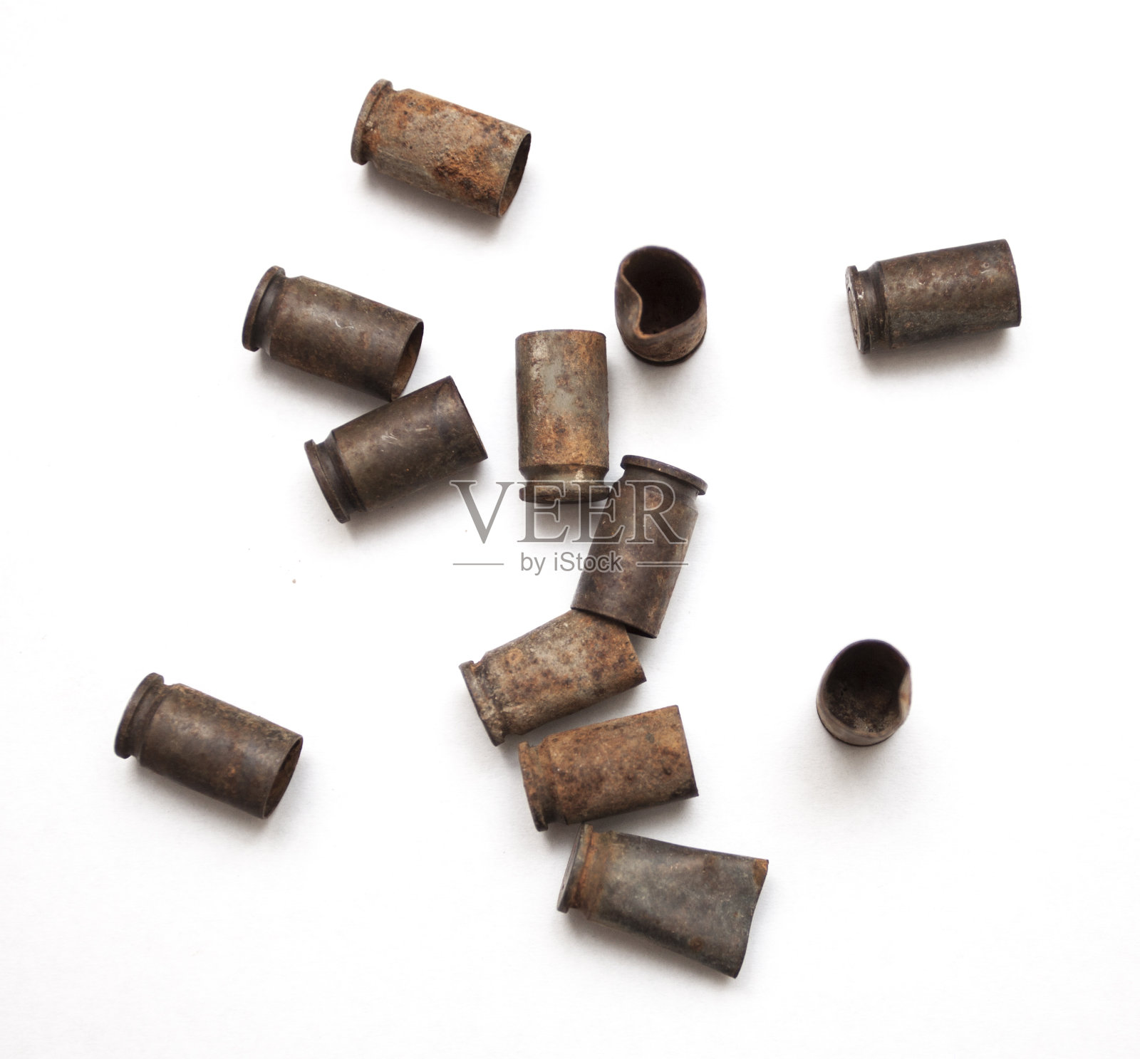 陈旧生锈的武器弹壳照片摄影图片