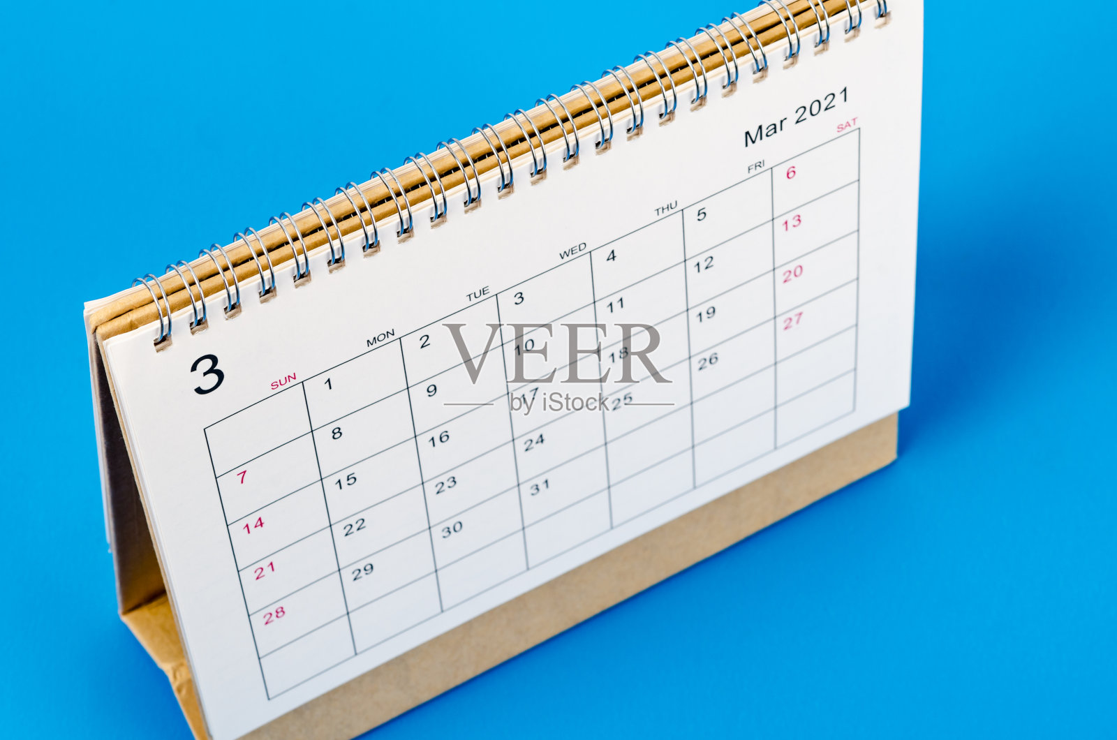 2021年3月日历办公桌的组织者计划和提醒照片摄影图片