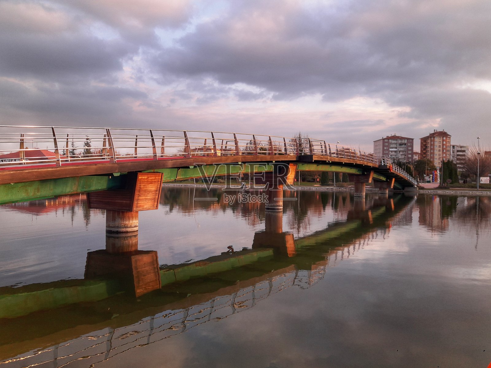 桥梁与城市生活照片摄影图片