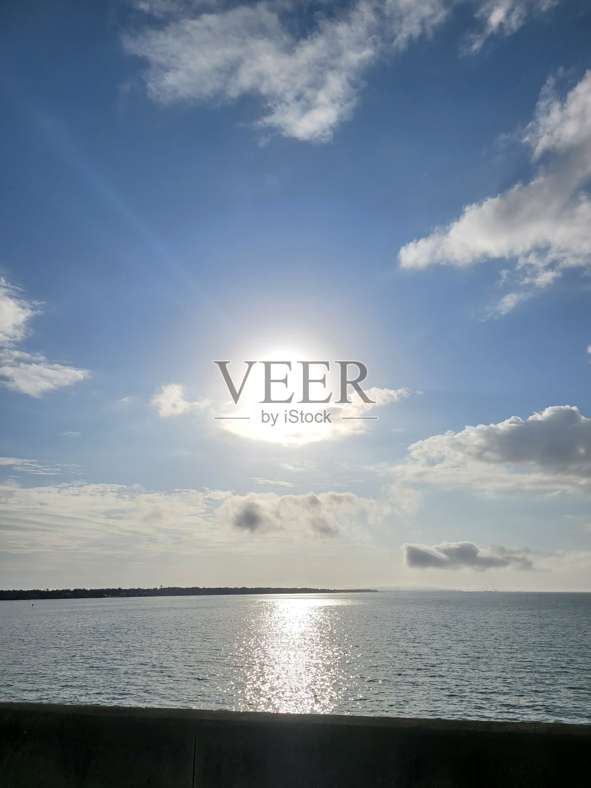 海滩上的清晨照片摄影图片