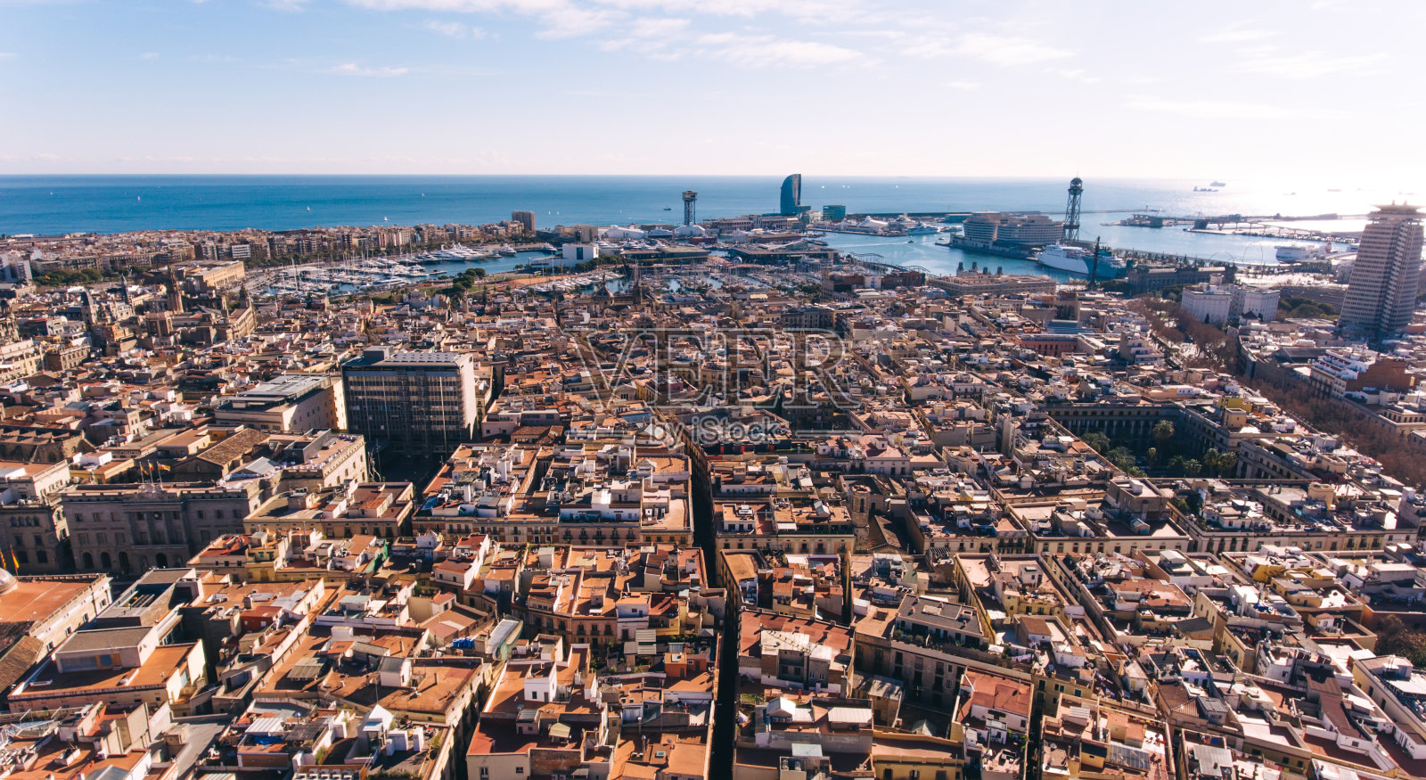 风景如画的巴塞罗那老城区照片摄影图片