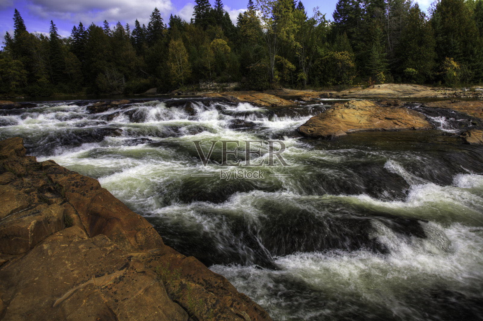加拿大安大略省的贝尔瀑布照片摄影图片