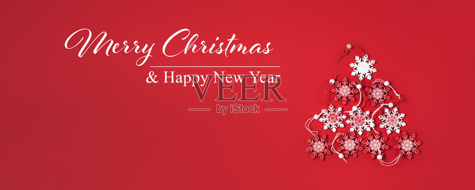 红色背景的圣诞礼品卡照片摄影图片