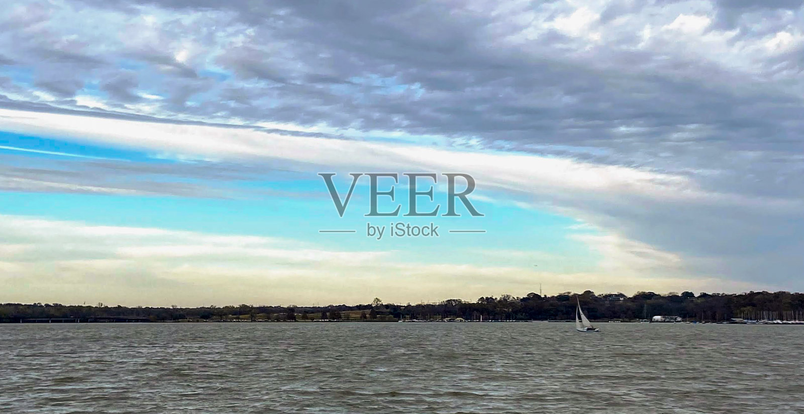 白色石头湖照片摄影图片