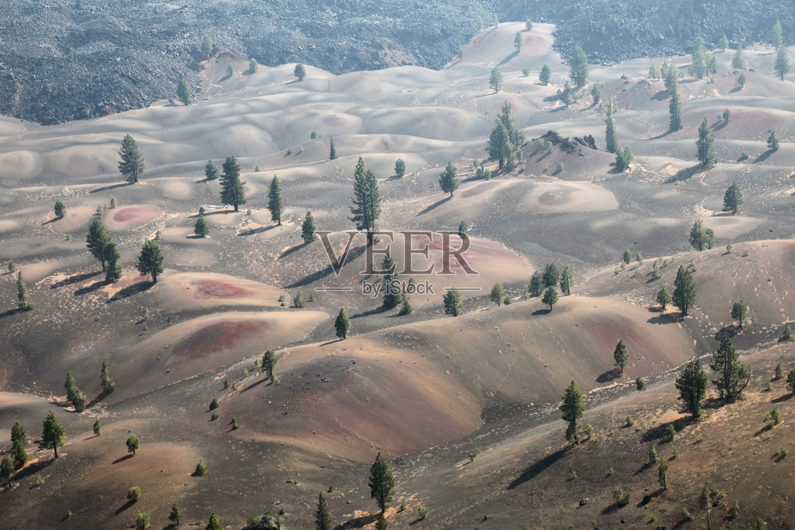 拉森火山国家公园的彩绘沙丘照片摄影图片