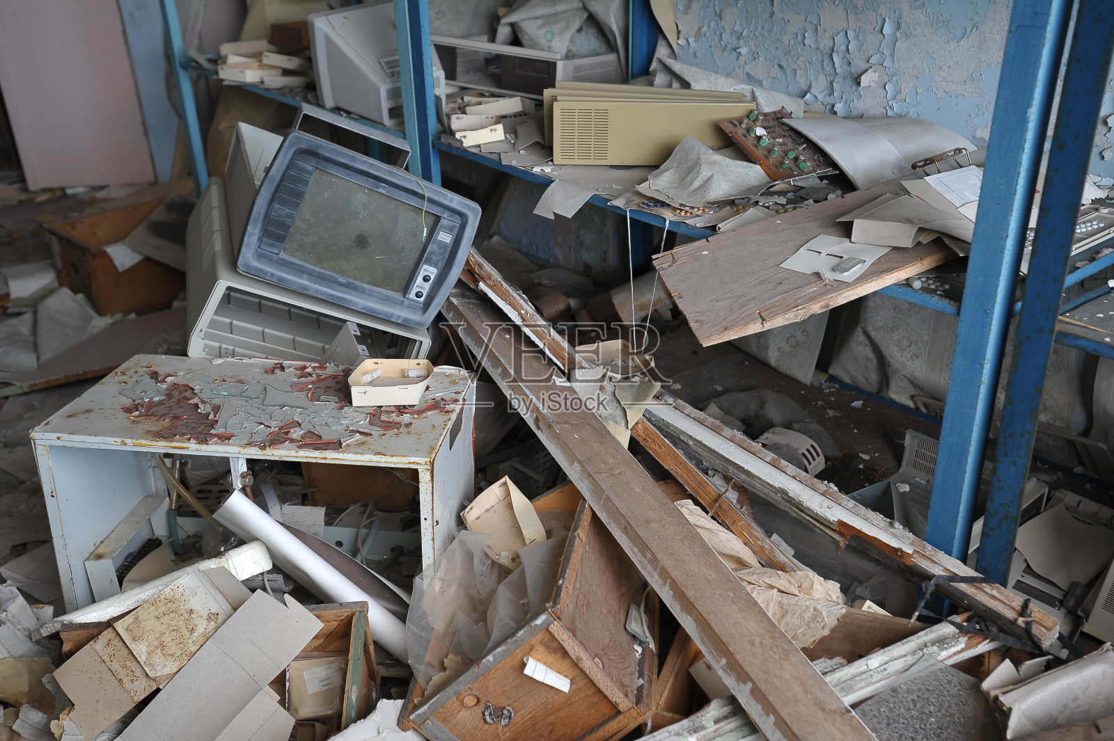 切尔诺贝利地区朱庇特废弃核电站的放射性废料照片摄影图片