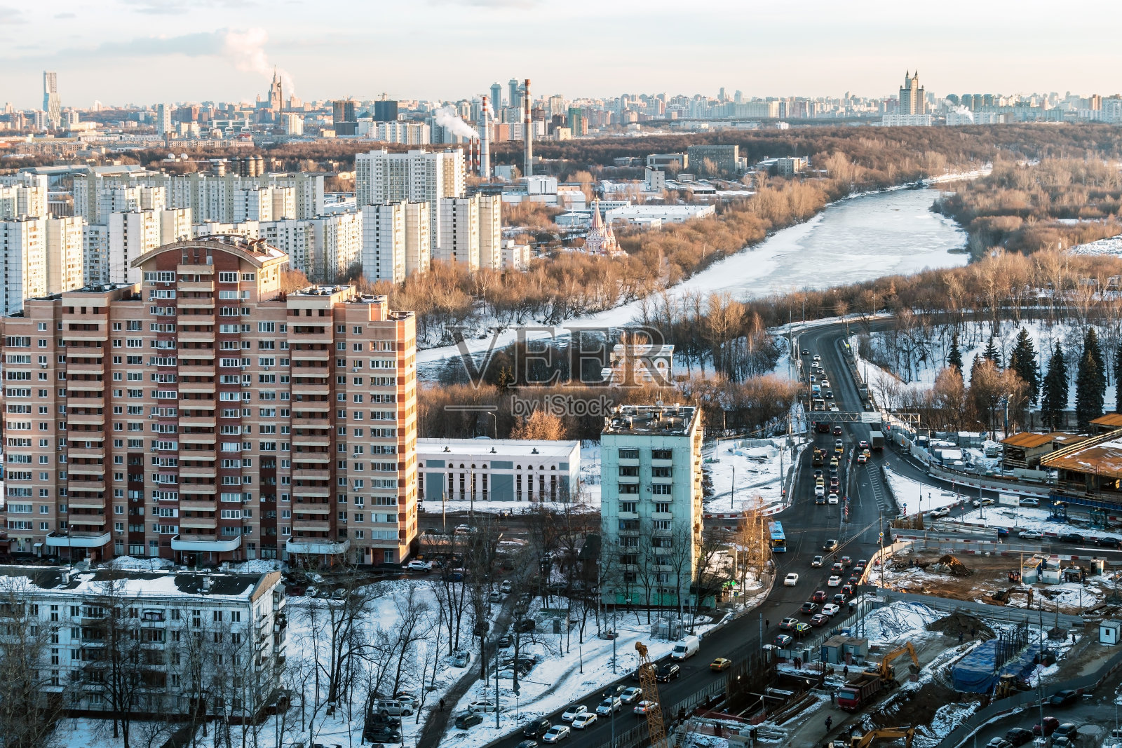莫斯科住宅和金融发展的夜景照片摄影图片