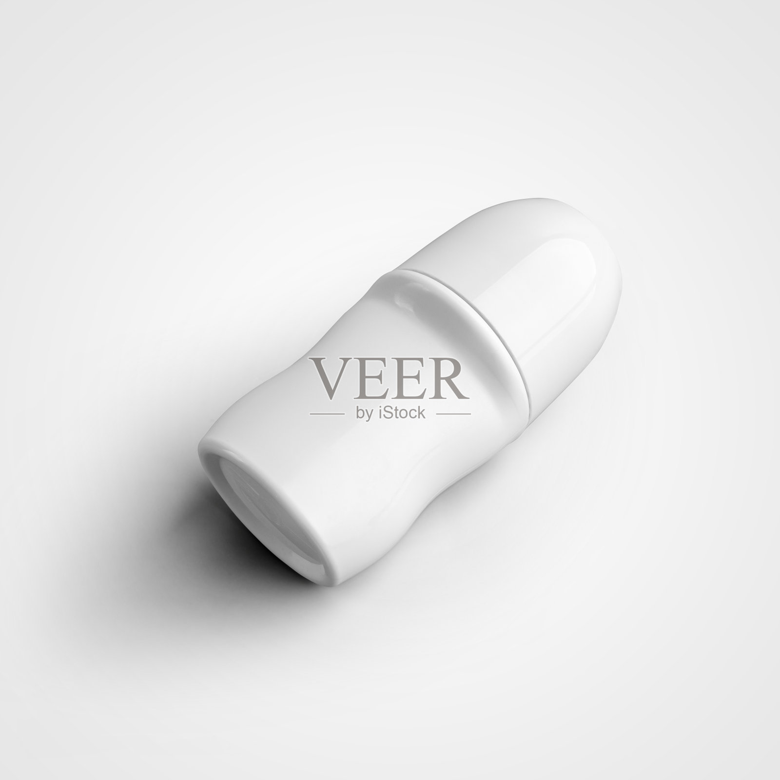 模板白色塑料罐的滚上除臭剂，腋下个人卫生产品，隔离在背景。照片摄影图片