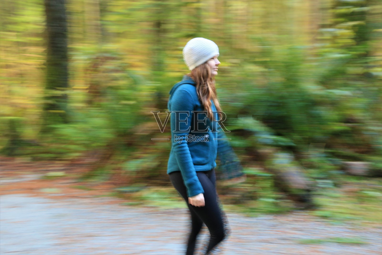 移动的徒步旅行者照片摄影图片