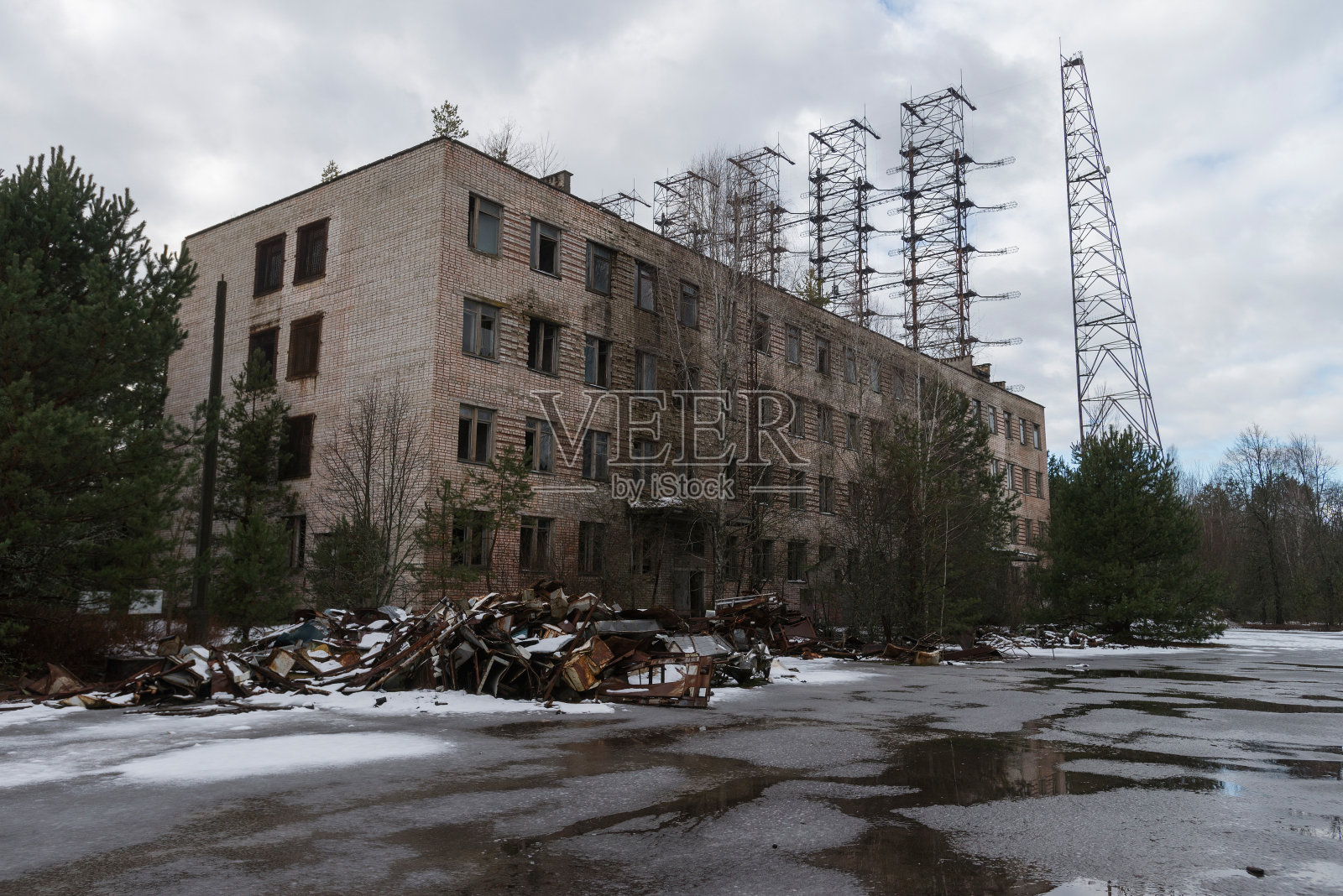 杜加雷达综合区的废弃建筑照片摄影图片
