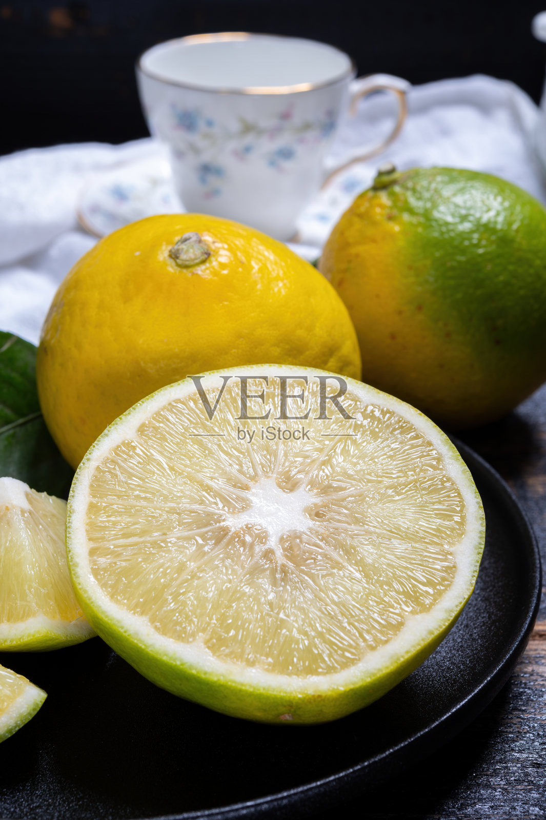 新鲜成熟的佛手柑，芳香的柑橘类水果，用于伯爵茶，医药和水疗照片摄影图片