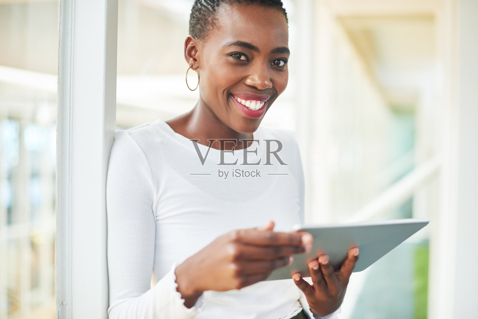 在办公室忙碌的日子里，我最喜欢的设备照片摄影图片