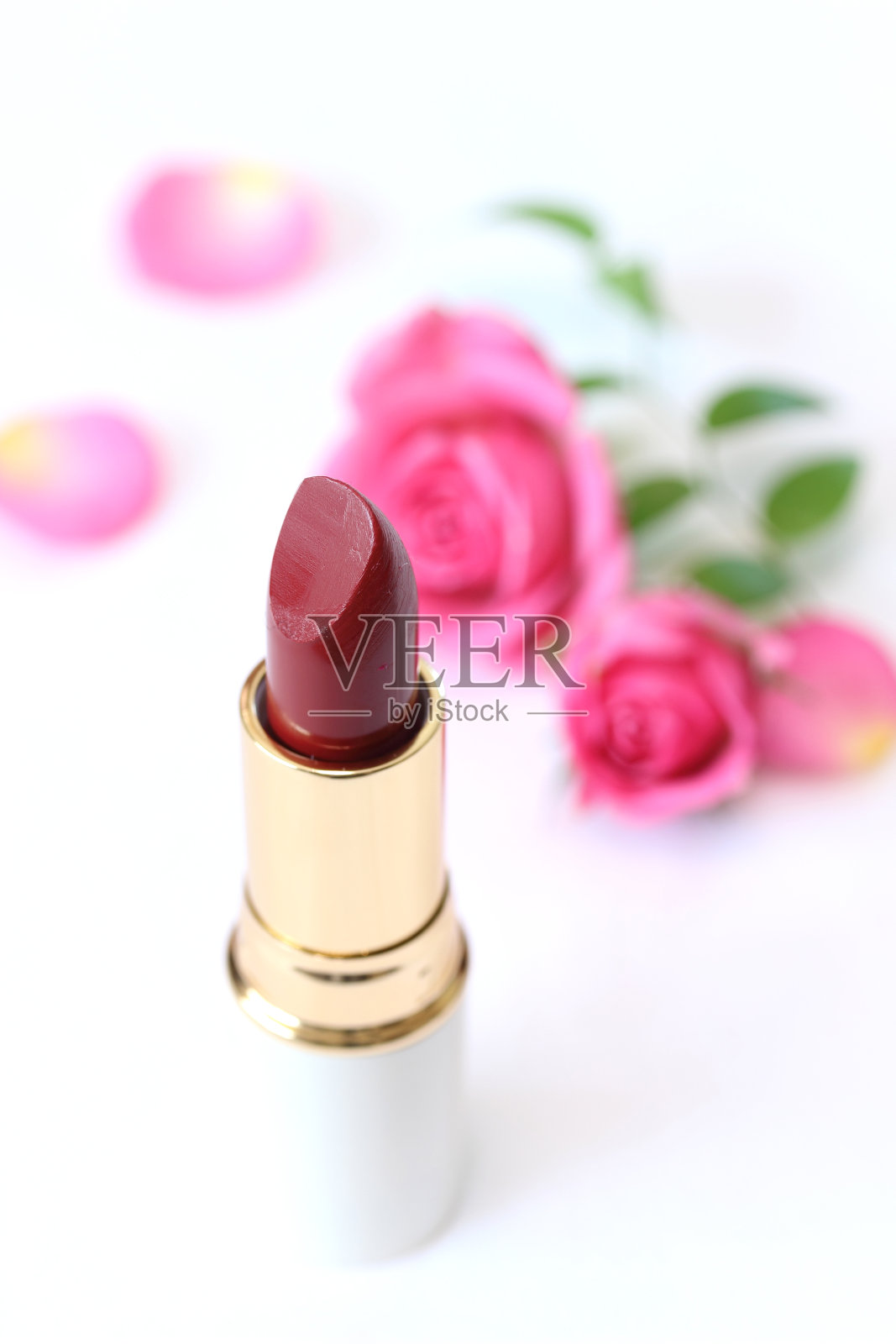 粉色玫瑰和化妆品照片摄影图片