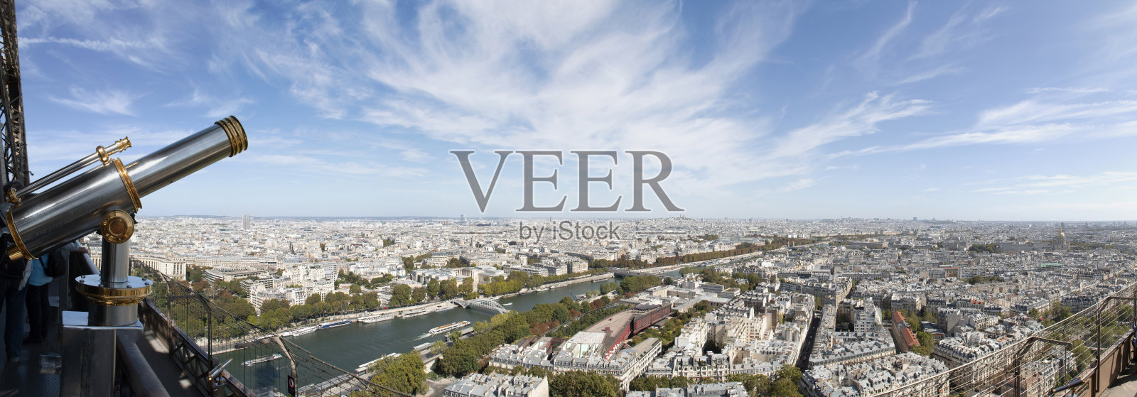 从埃菲尔铁塔俯瞰，巴黎照片摄影图片