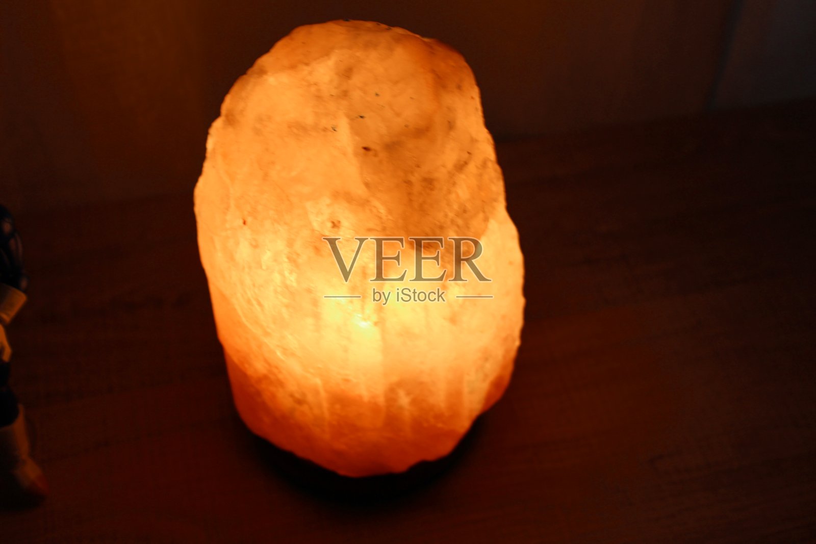 水晶盐灯灯视图照片摄影图片