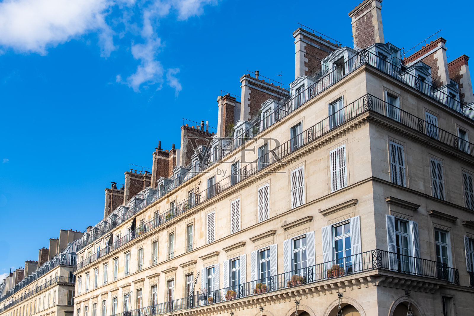 巴黎，美丽的里沃利大街照片摄影图片