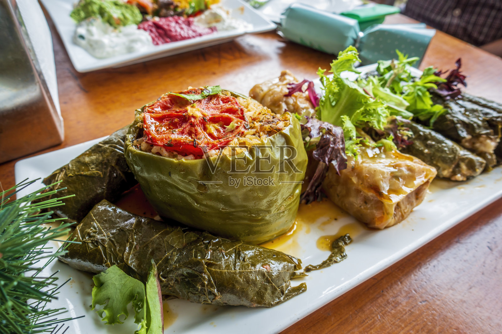 土耳其风味青椒(Biber Dolmasi)和其他Dolma照片摄影图片