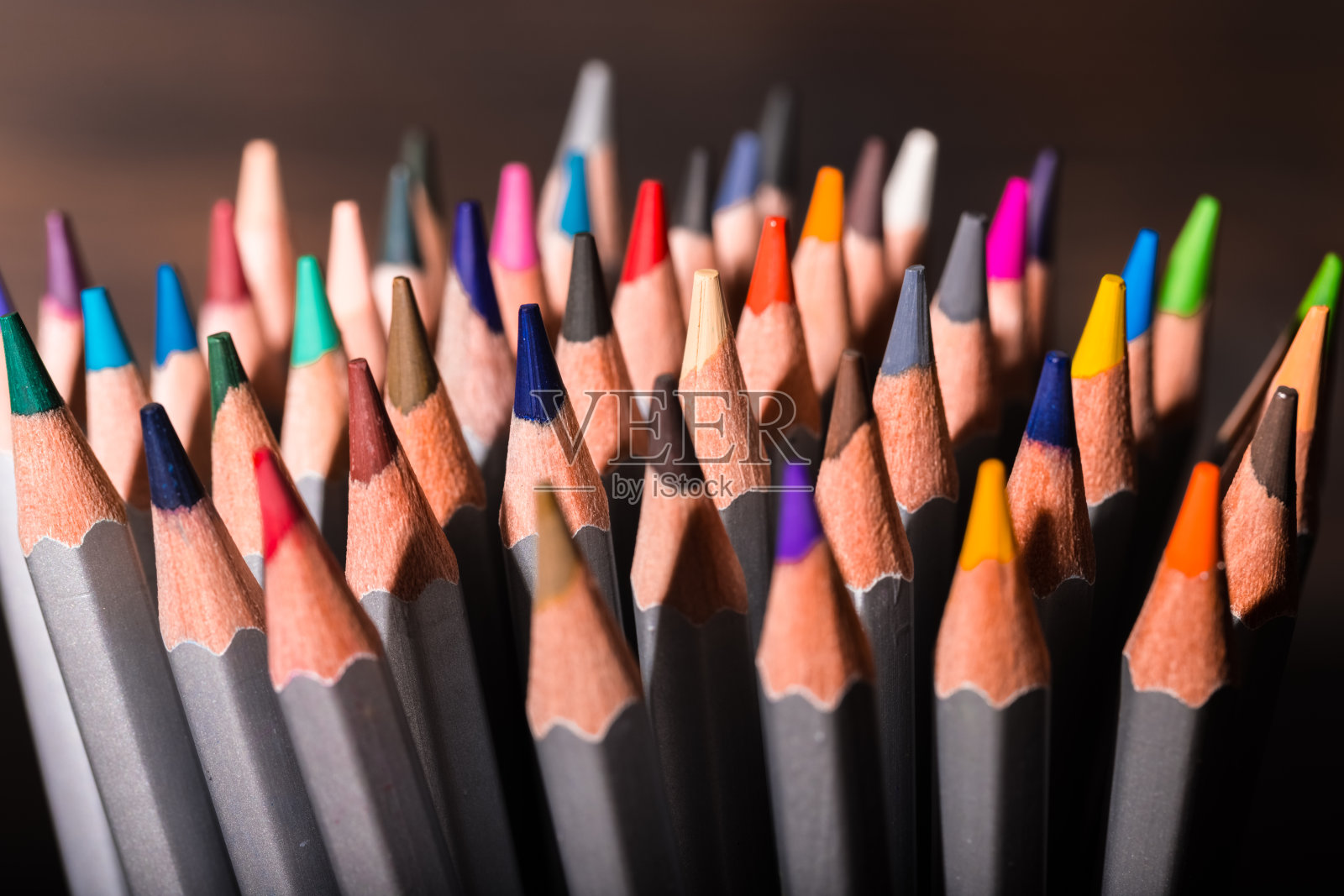 一组不同组成的彩色铅笔照片摄影图片
