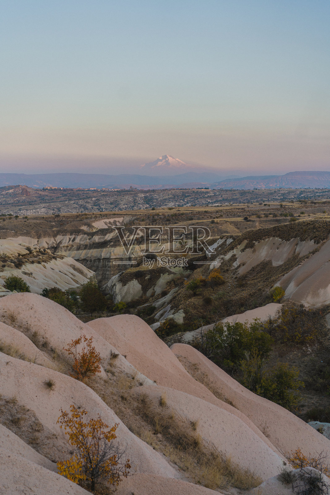 土耳其卡帕多西亚的雪山风景照片摄影图片