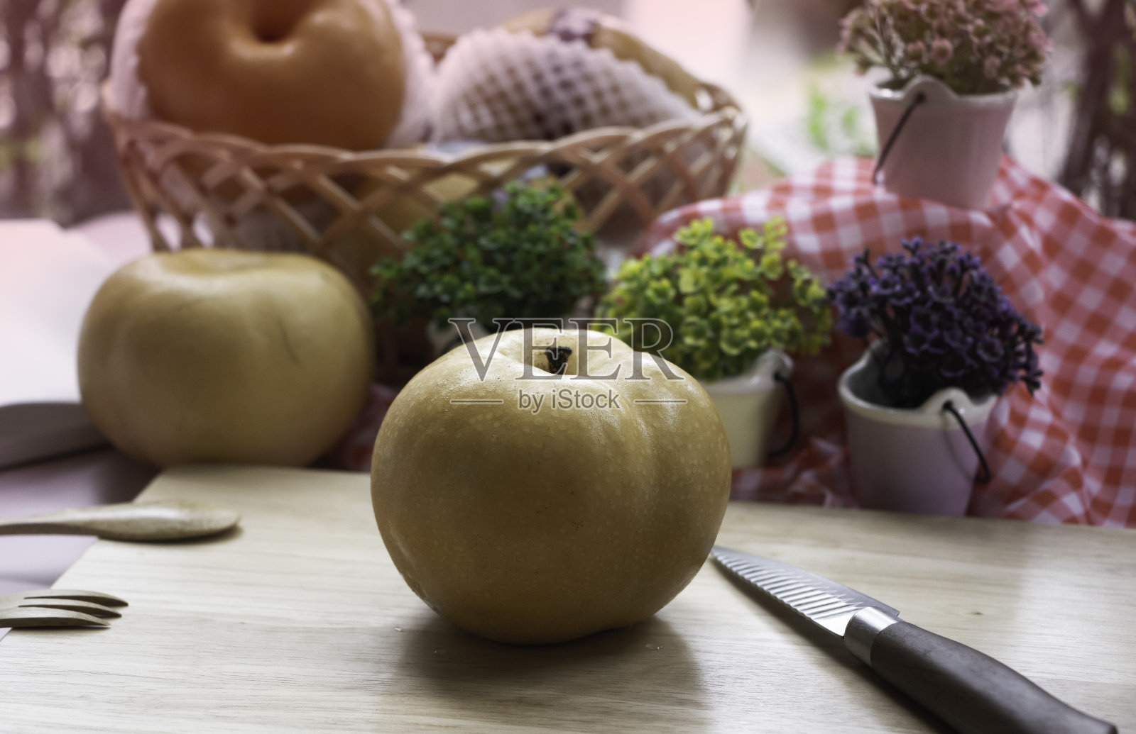 背景是韩国梨照片摄影图片