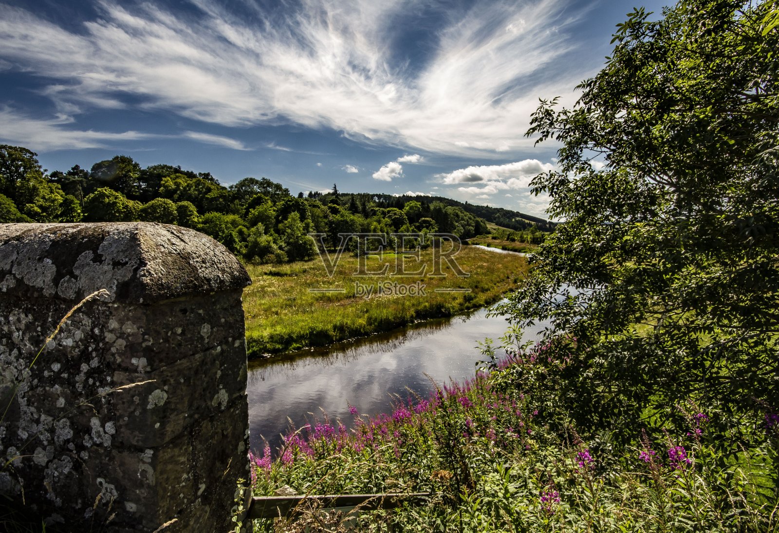 初秋:苏格兰南部边境。照片摄影图片