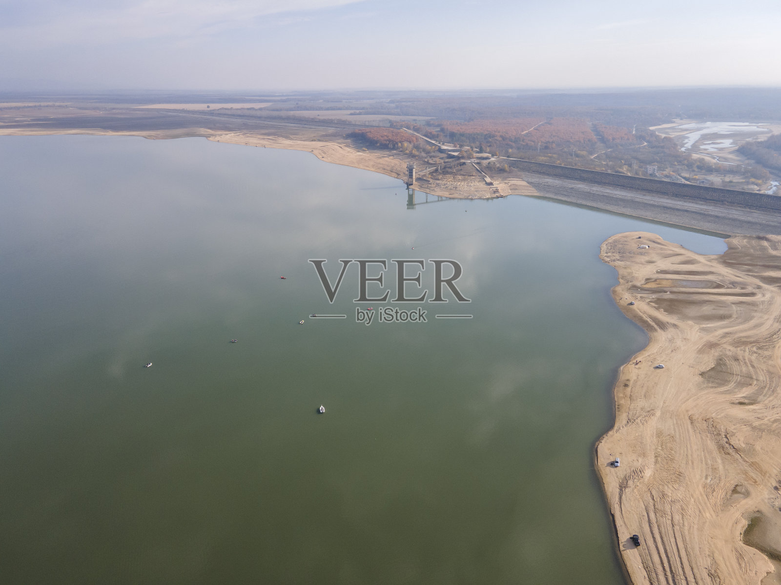 保加利亚Pyasachnik水库鸟瞰图照片摄影图片